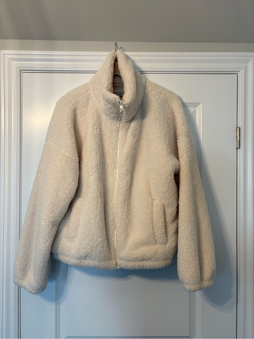 American Eagle Outfitters Cream Sherpa Zip Jacket Size Medium